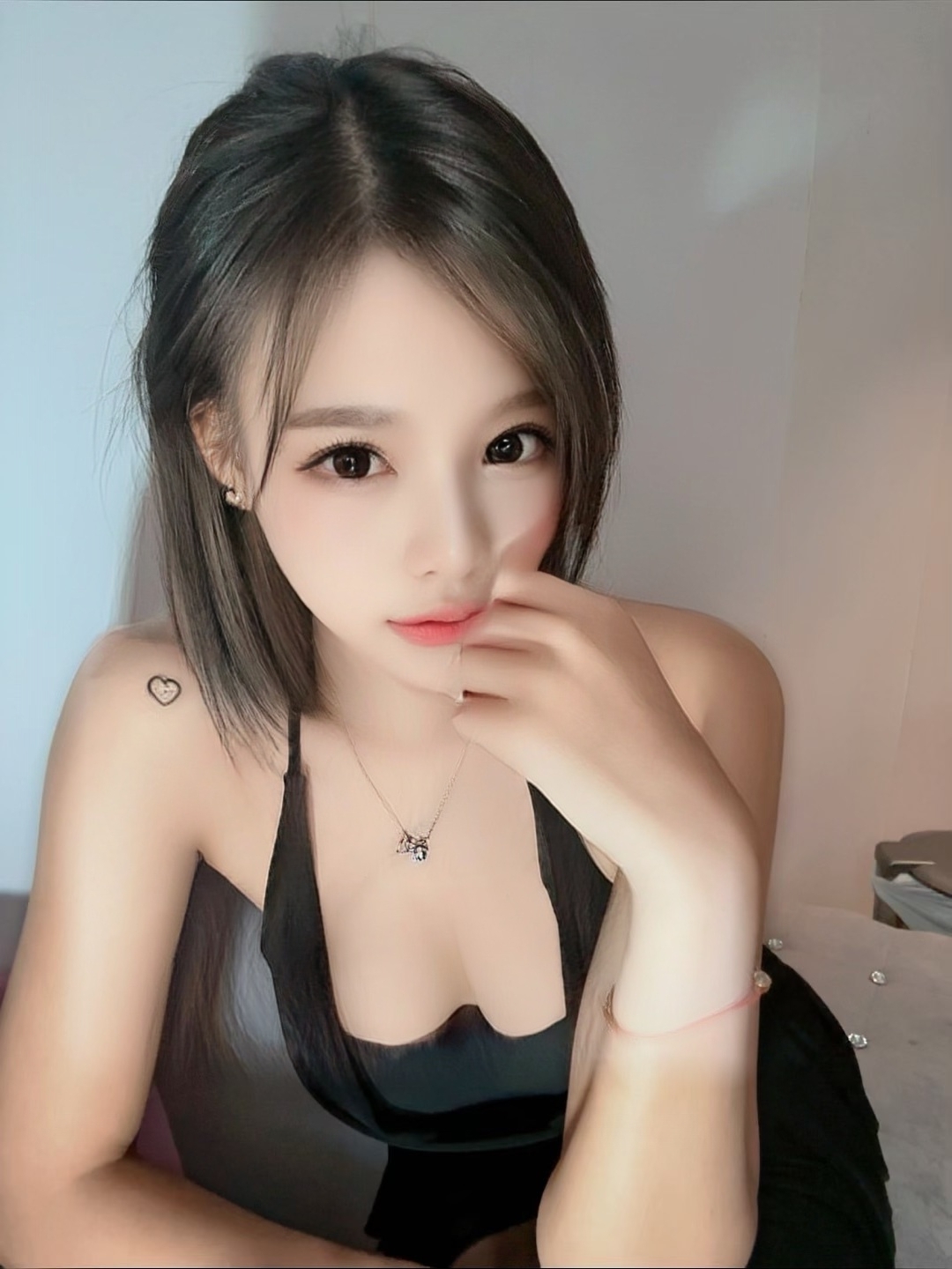 MISS BELLA 1 MISS BELLA